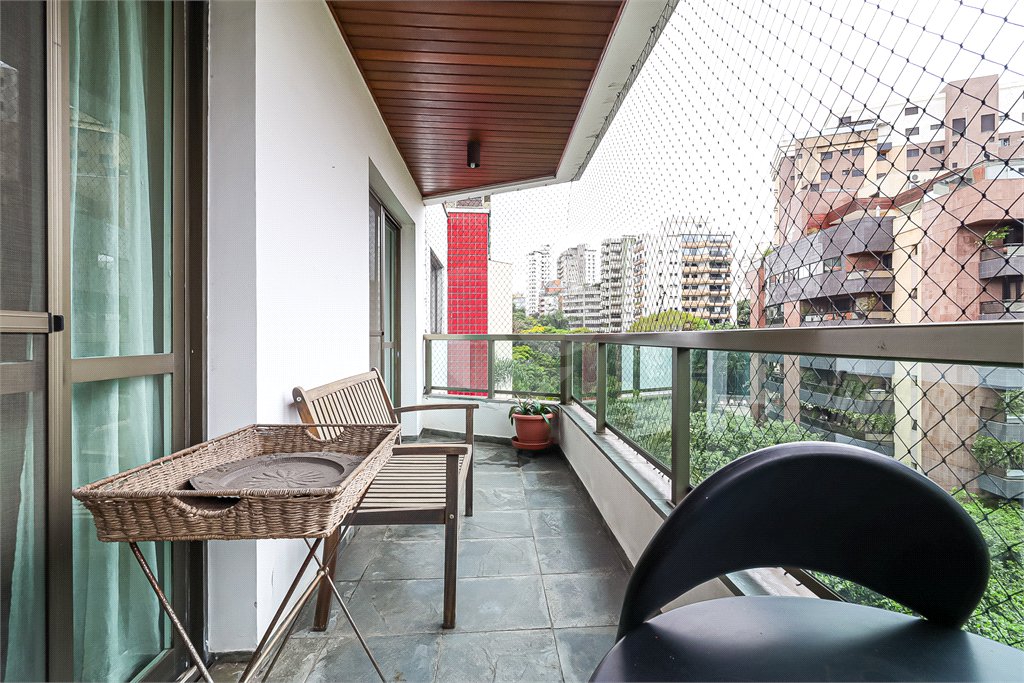 Apartamento à venda com 4 quartos, sendo 2 suítes, em Vila Morumbi, São Paulo, SP