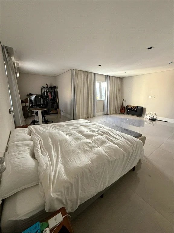 Casa à venda com 4 suítes no condomínio East Village, São Paulo - SP