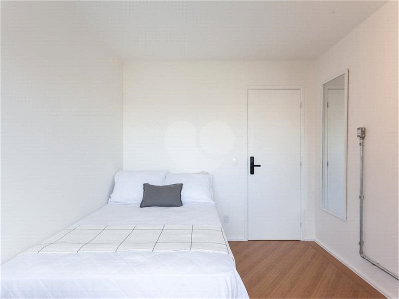 Apartamento à venda com 4 quartos, sendo 1 suíte, em Vila Olímpia, São Paulo, SP