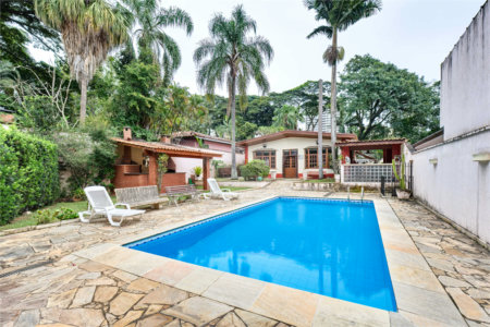Casa à venda com 3 quartos, sendo 2 suítes, em Alto da Boa Vista, São Paulo, SP