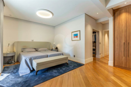 Apartamento à venda com 4 quartos, sendo 3 suítes, em Moema, São Paulo, SP