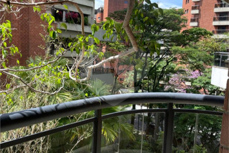 Apartamento à venda ou para alugar com 4 quartos, sendo 3 suítes, em Jardim Vitória Régia, São Paulo, SP