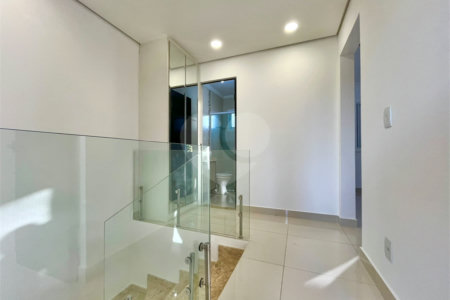 Casa à venda com 3 quartos, sendo 1 suíte, no condomínio Residencial Villa Flora, Votorantim - SP