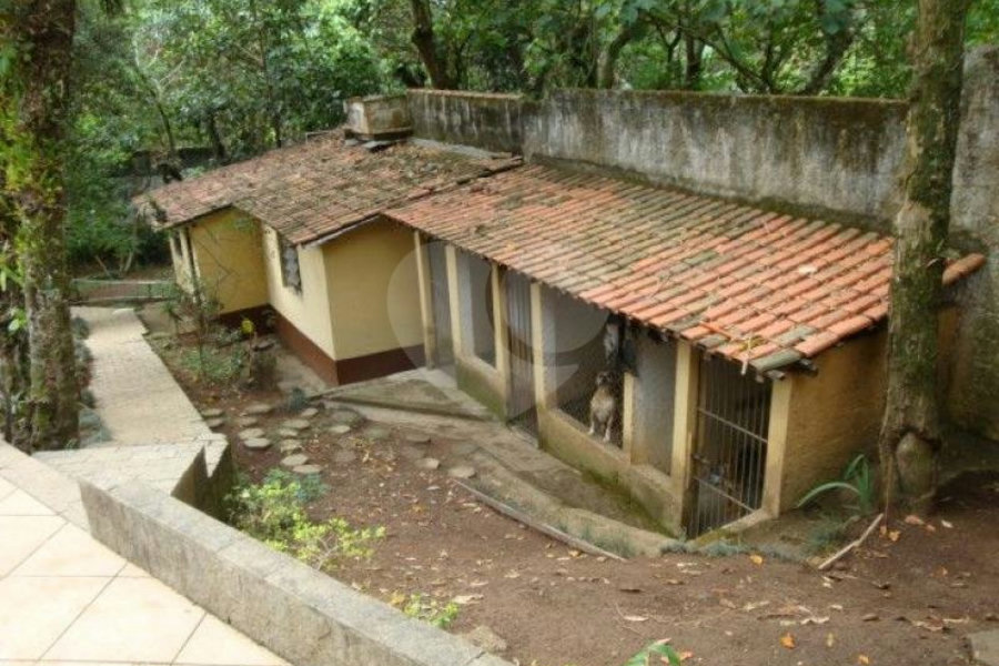 Casa Térrea à venda com 3 quartos, sendo 1 suíte, em Parque Petrópolis, Mairiporã, SP