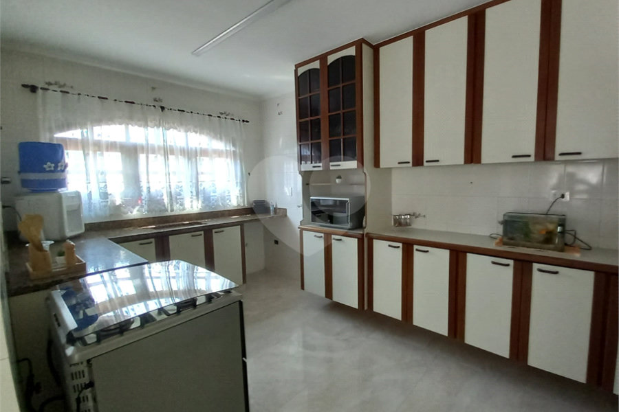 Sobrado à venda com 4 quartos, sendo 1 suíte, em Tremembé, São Paulo, SP