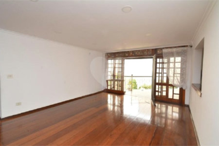 Casa à venda com 5 quartos, sendo 2 suítes, em Vila Galvão, Guarulhos, SP