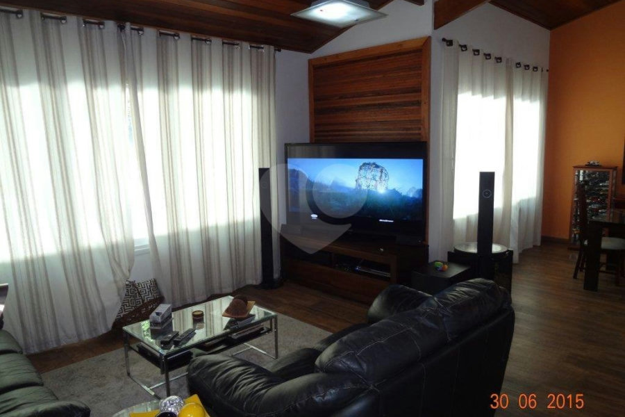 Casa Térrea à venda com 3 quartos, sendo 1 suíte, em Vila Irmãos Arnoni, São Paulo, SP