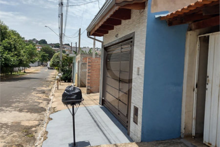 Casa térrea no Cidade Aracy .