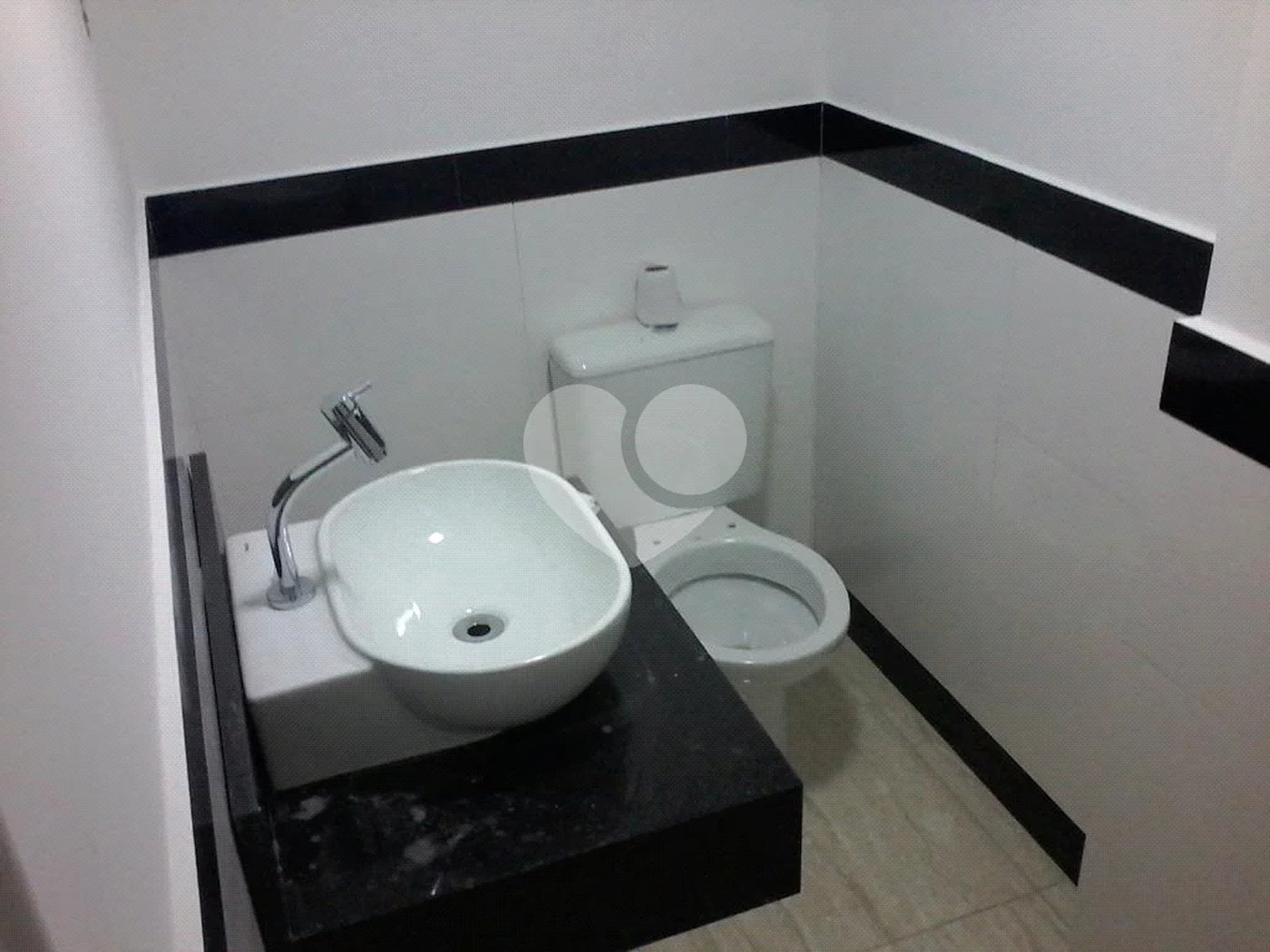 Sala comercial para locação e venda. 204m² AU