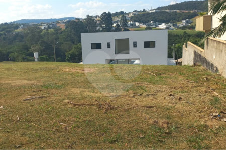 Terreno à Venda no Condomínio Santa Isabel 1