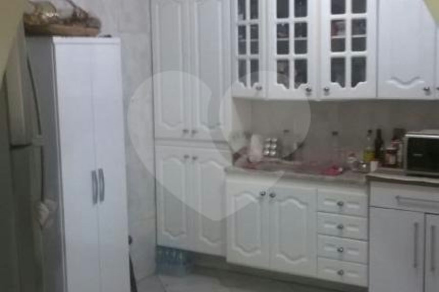 Sobrado à venda com 4 quartos, sendo 1 suíte, em Parque Edu Chaves, São Paulo, SP