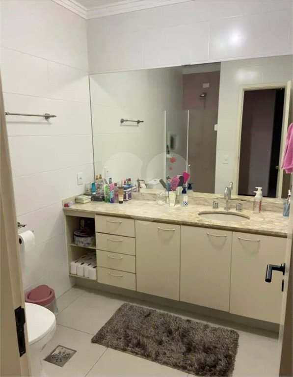 Casa à venda com 3 quartos, sendo 1 suíte,  no condomínio Villas de São Francisco I, São Paulo - SP