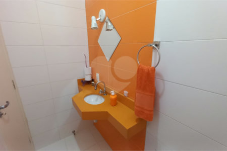 Sobrado à venda com 3 quartos, sendo 1 suíte, em Vila Gomes, São Paulo, SP