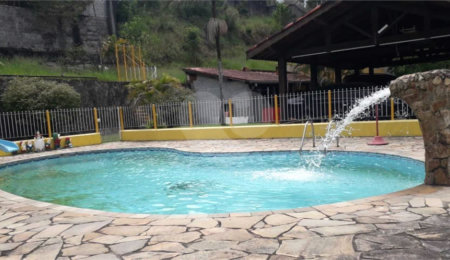 Casa à venda com 4 quartos, sendo 2 suítes,  no condomínio Gleba II, Mairiporã - SP