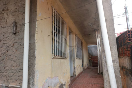 Casa Térrea à venda com 3 quartos em Vila Nivi, São Paulo, SP