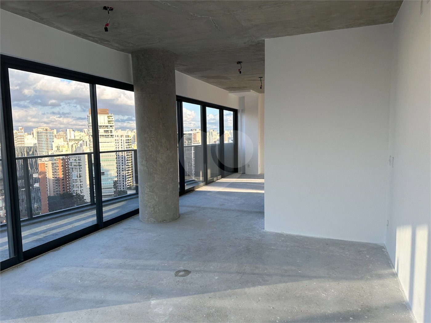 Apartamento à venda com 3 suítes em Vila Olímpia, São Paulo, SP