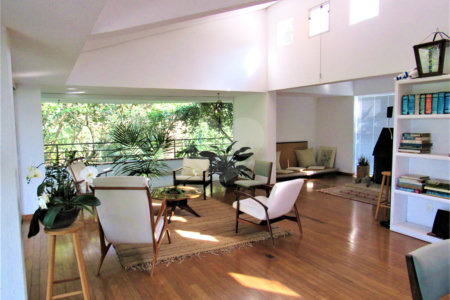Casa à venda com 3 quartos, sendo 1 suíte, em Guarapiranga, São Paulo, SP