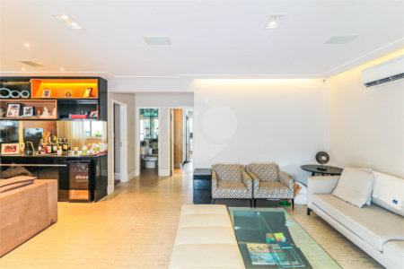 Apartamento à venda com 3 suítes em Brooklin, São Paulo, SP