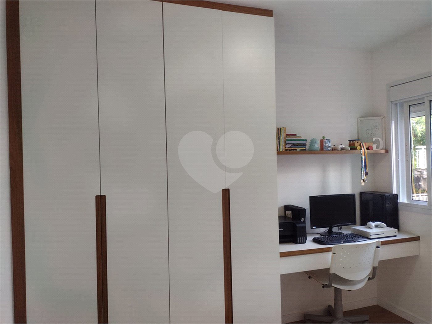 Apartamento à venda com 3 quartos, sendo 1 suíte,  em Campo Grande, São Paulo, SP