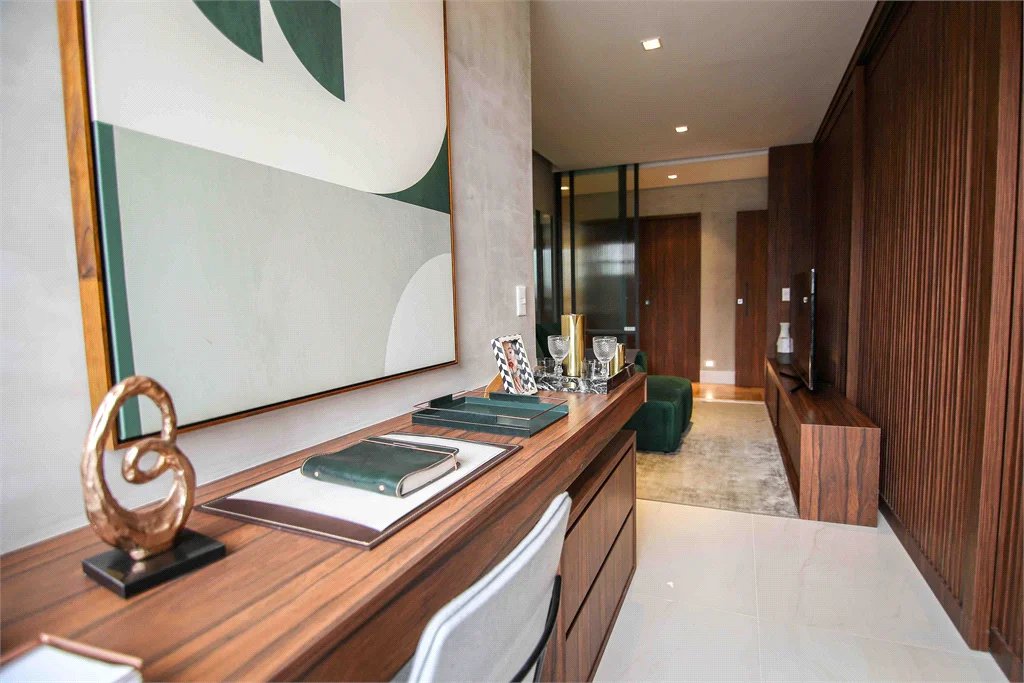 Apartamento à venda com 4 suítes em Real Parque, São Paulo, SP
