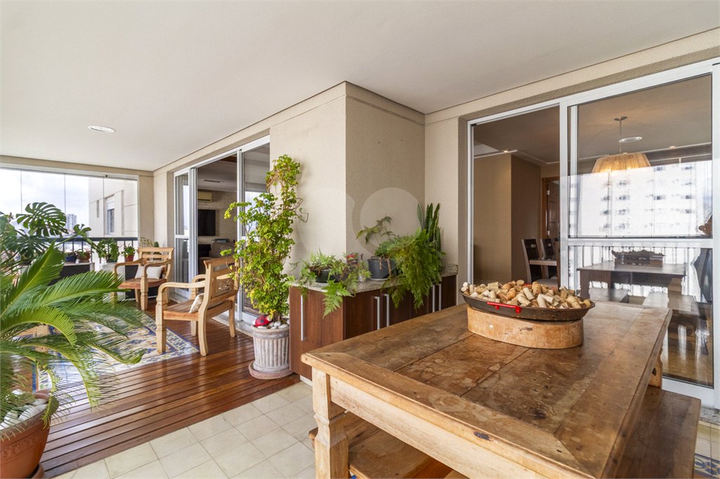 Apartamento para venda no Alto da Moóca, com 178 m², 3 suítes, 3 vagas.