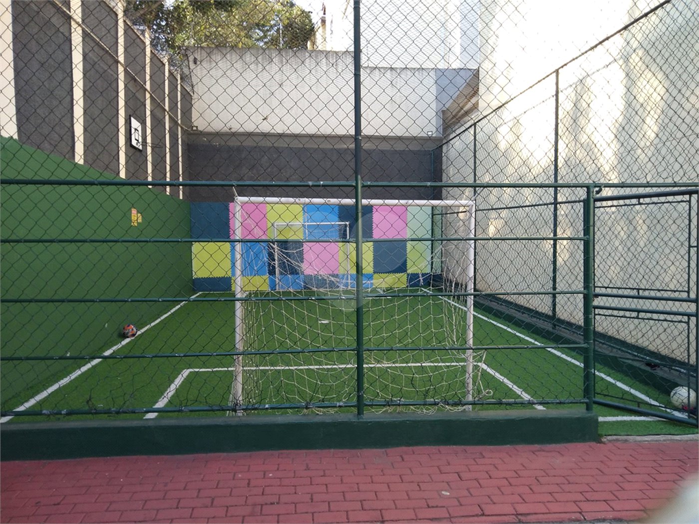 Casa à venda com 3 quartos, sendo 1 suíte, no condomínio Moradas do Horto, São Paulo - SP
