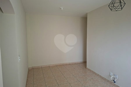 Apartamento à venda com 2 quartos em Parque Maria Domitila, São Paulo, SP