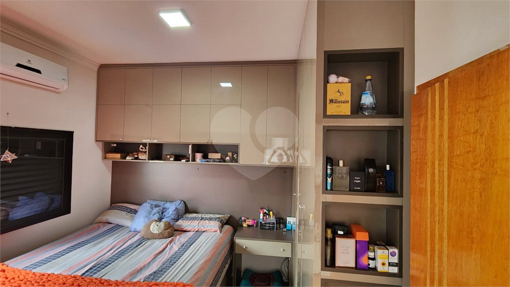Casa à venda com 3 quartos, sendo 1 suíte, no condomínio Horto Florestal Villagio, Sorocaba - SP