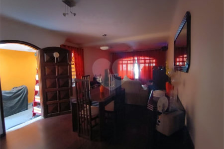 Sobrado à venda com 3 quartos, sendo 1 suíte, em Jaguaré, São Paulo, SP