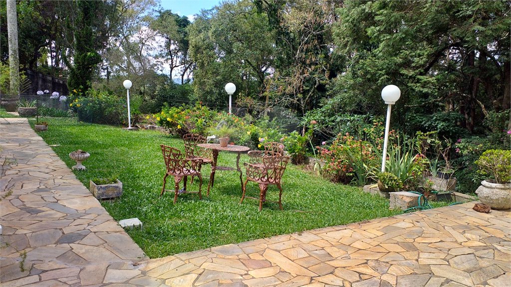 Sobrado à venda com 4 quartos, sendo 2 suítes,  em Roseira, Mairiporã, SP