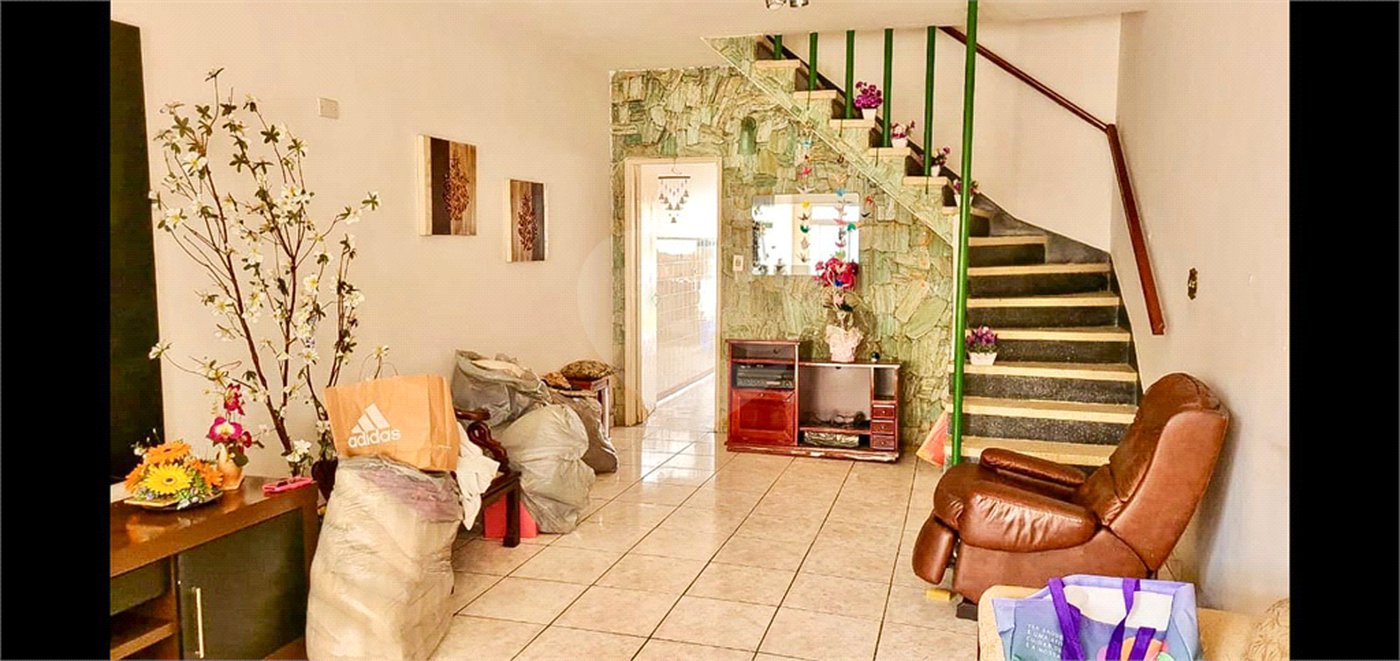 Sobrado à venda com 3 quartos, sendo 1 suíte,  em Vila Firmiano Pinto, São Paulo, SP