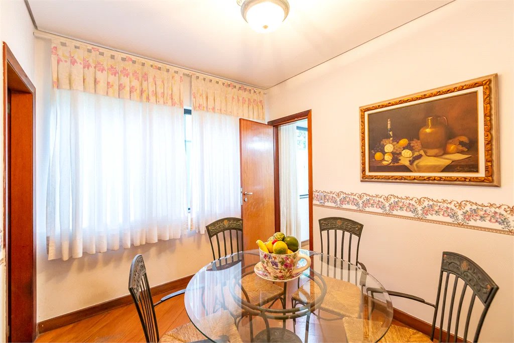 Casa à venda com 4 quartos, sendo 2 suítes, em Brooklin Paulista, São Paulo, SP