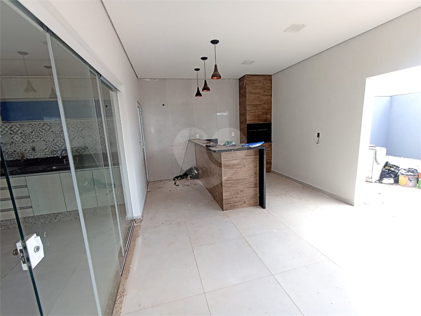 Casa à venda com 3 quartos, sendo 1 suíte, no condomínio Residencial Golden Ville, Itapetininga - SP