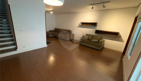 Casa à venda com 3 quartos, sendo 1 suíte,  em Vila Suissa, Mogi das Cruzes, SP