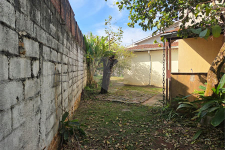 Casa à venda com 3 quartos, sendo 2 suítes, em Vila Helena, Atibaia, SP
