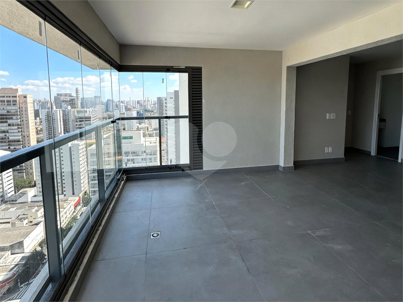 Apartamento à venda com 2 suítes em Campo Belo, São Paulo, SP