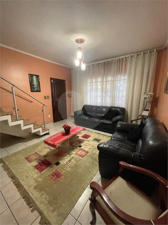 Sobrado à venda com 5 quartos, sendo 1 suíte,  em Vila Gustavo, São Paulo, SP