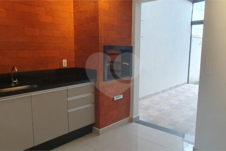 Casa à venda com 3 quartos, sendo 1 suíte,  no condomínio Reserva das Paineiras, Itapetininga - SP
