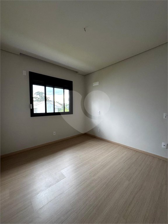 Casa à venda com 3 suítes no condomínio Belvedere I, Votorantim - SP