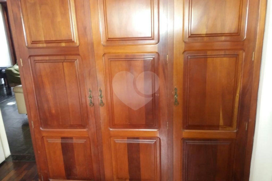Sobrado à venda com 4 quartos, sendo 1 suíte, em Brooklin, São Paulo, SP