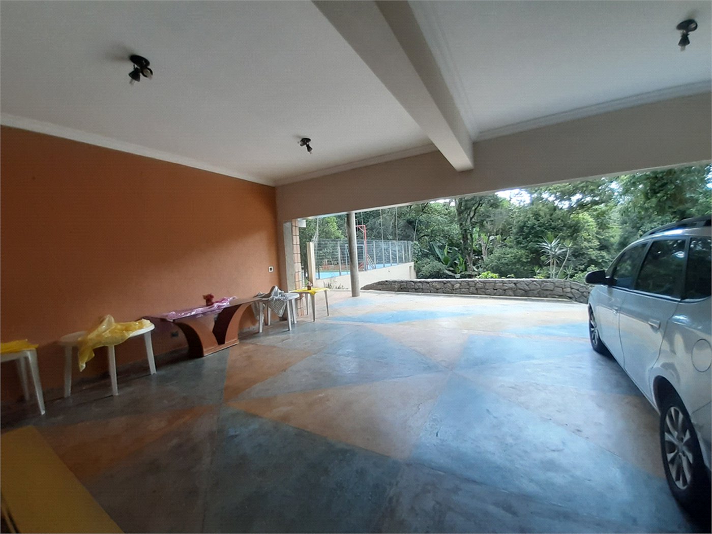 Casa à venda com 4 quartos, sendo 2 suítes, no condomínio Champs Elysees Village, Mairiporã - SP
