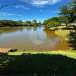 Casa à venda com 3 quartos, sendo 1 suíte, no condomínio Lago dos Ipês, Itapetininga - SP