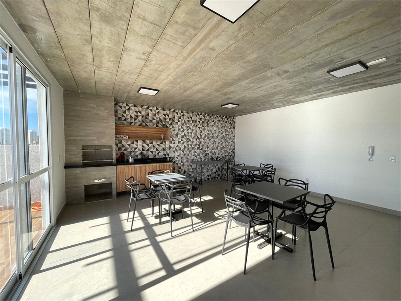 Apartamento à venda com 2 quartos em Chora Menino, São Paulo, SP