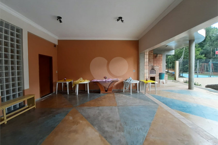 Casa à venda com 4 quartos, sendo 2 suítes, no condomínio Champs Elysees Village, Mairiporã - SP