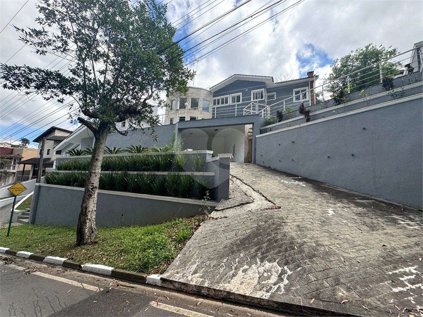 Casa à venda com 6 suítes no condomínio Arujá V, Arujá - SP
