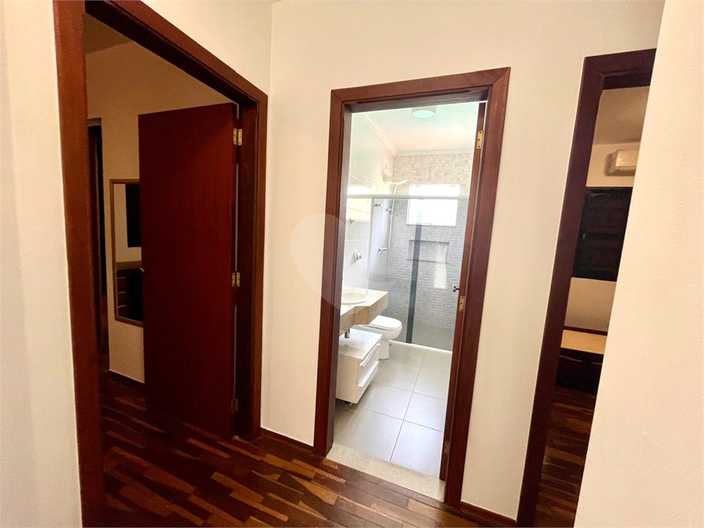Casa Térrea à venda com 3 quartos, sendo 1 suíte,  em Cidade Universitária, Campinas, SP