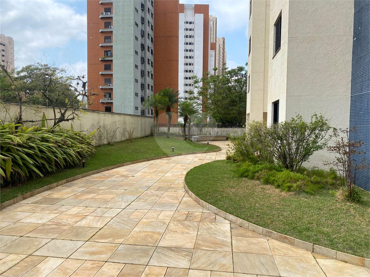Apartamento à venda com 3 quartos, sendo 1 suíte, em Vila Andrade, São Paulo, SP