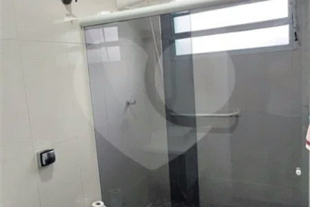 Sobrado espaçoso em São Miguel Paulista com 5 dormitórios e 5 vagas.