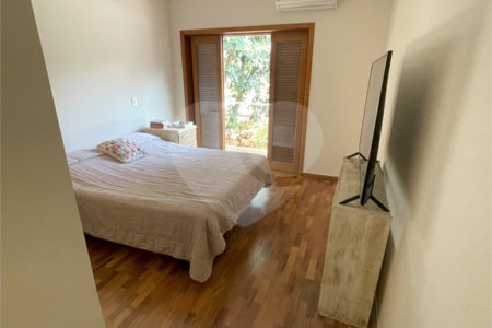 Casa à venda com 3 suítes em Santo Amaro, São Paulo, SP
