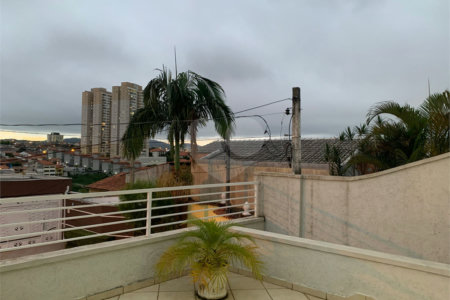 Sobrado à venda com 3 quartos, sendo 1 suíte, em Residencial Novo Horizonte I, Mogi das Cruzes, SP
